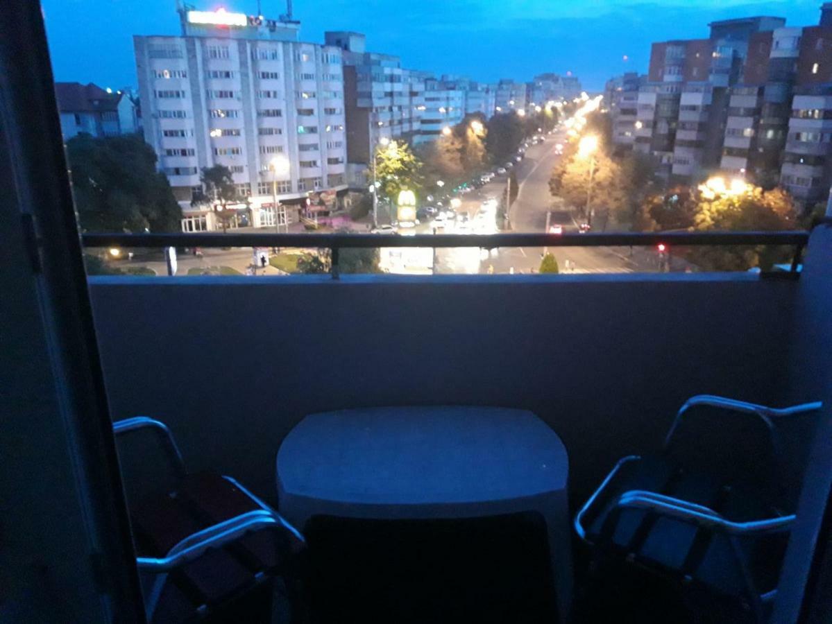 Hellen'S Ultracentral Apartament Buzau Exterior photo