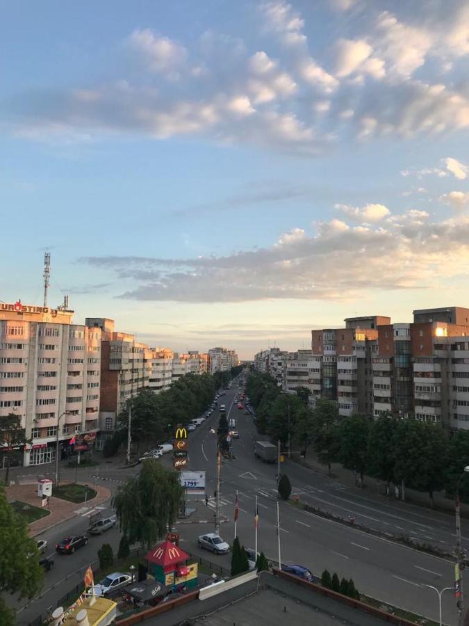 Hellen'S Ultracentral Apartament Buzau Exterior photo